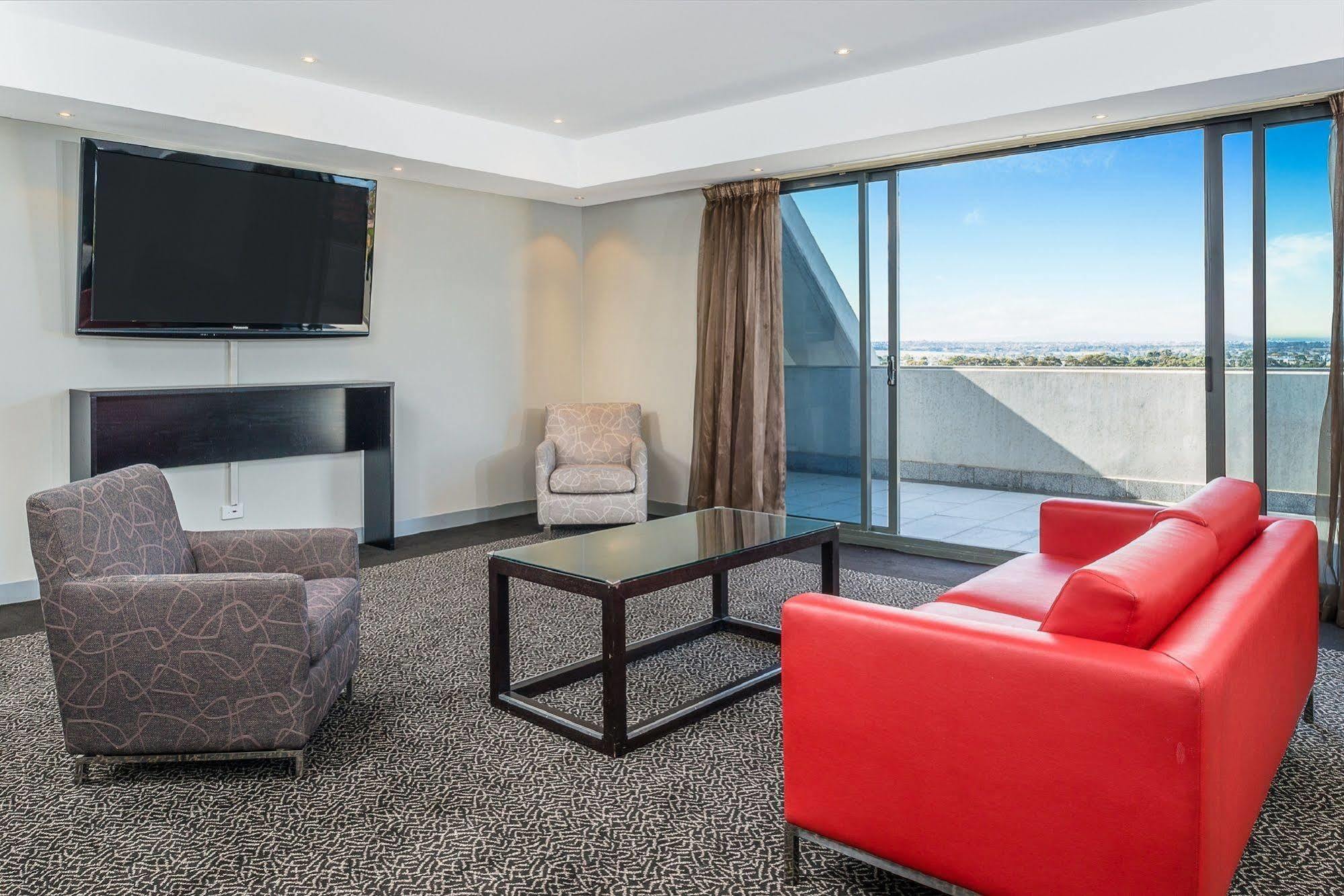 Mantra Melbourne Airport Hotel Exterior photo